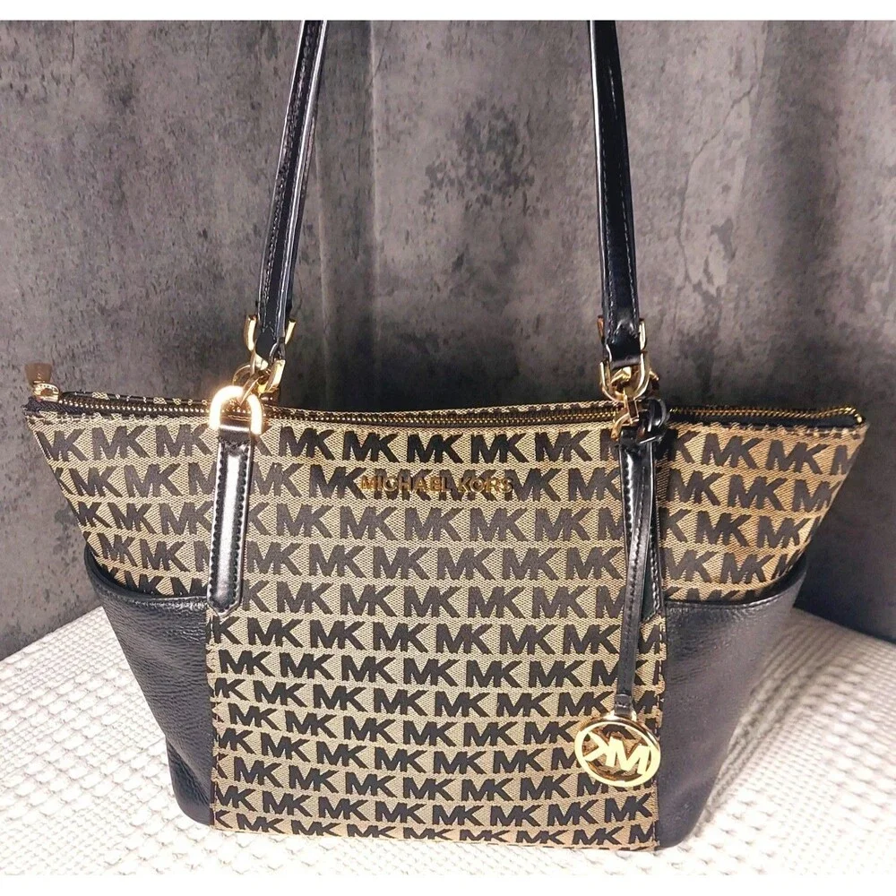Michael Kors Signature Logo Tote Bag Beige Black Jet Set Gold Hardware Zip Top